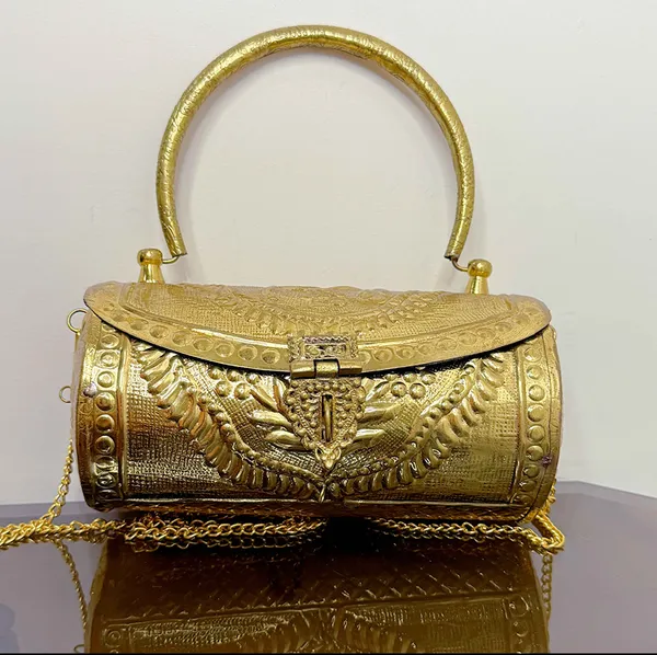 Cylin_Gold_Metal_Bag